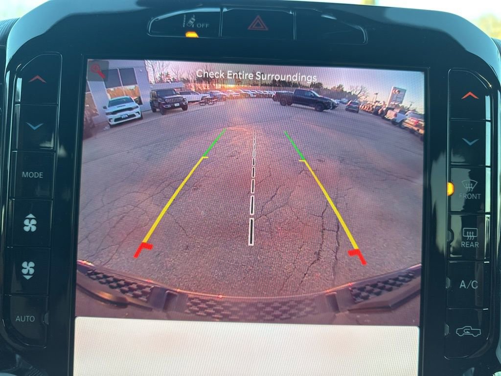 New 2026 RAM 1500 4x4 Crew Cab image 21