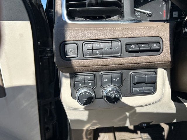Used 2021 GMC Yukon XL Denali w/ Denali Ultimate Package image 12