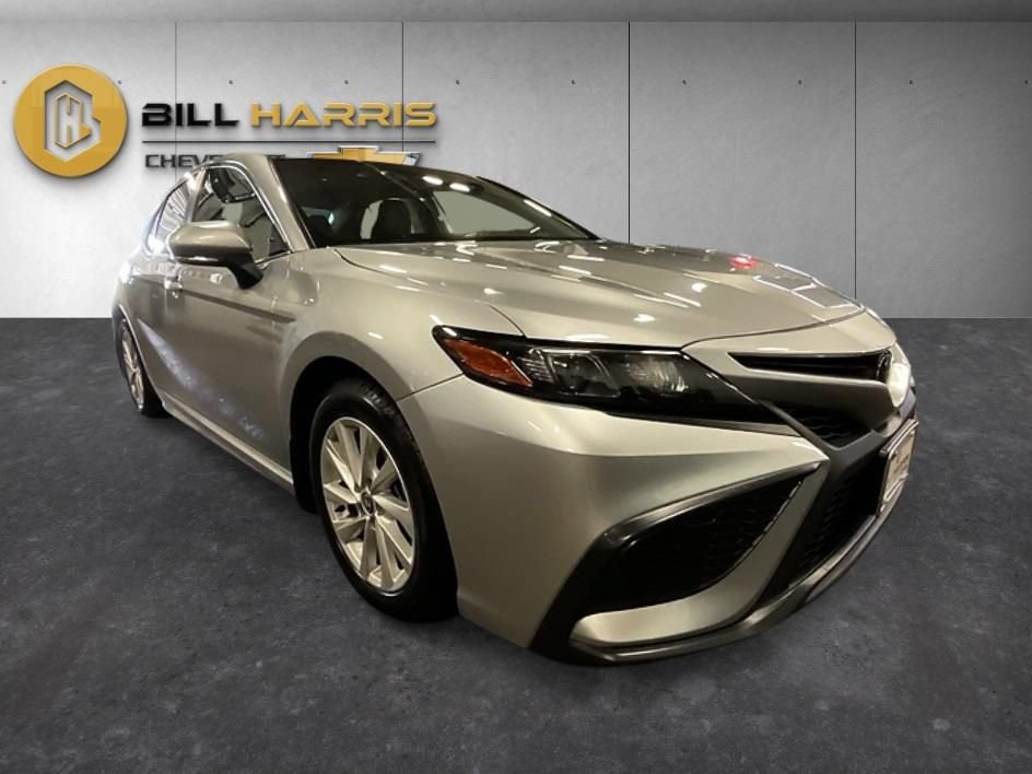 Used 2024 Toyota Camry SE FWD image 9