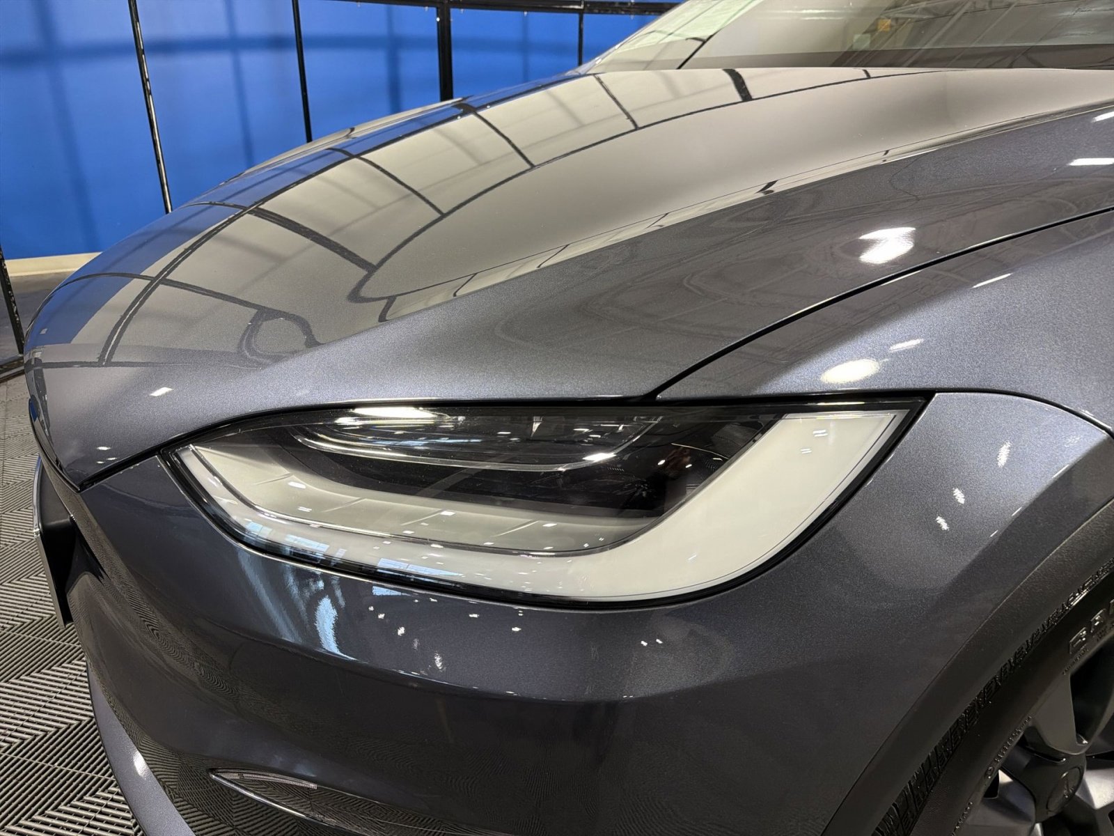 Used 2023 Tesla Model X image 13