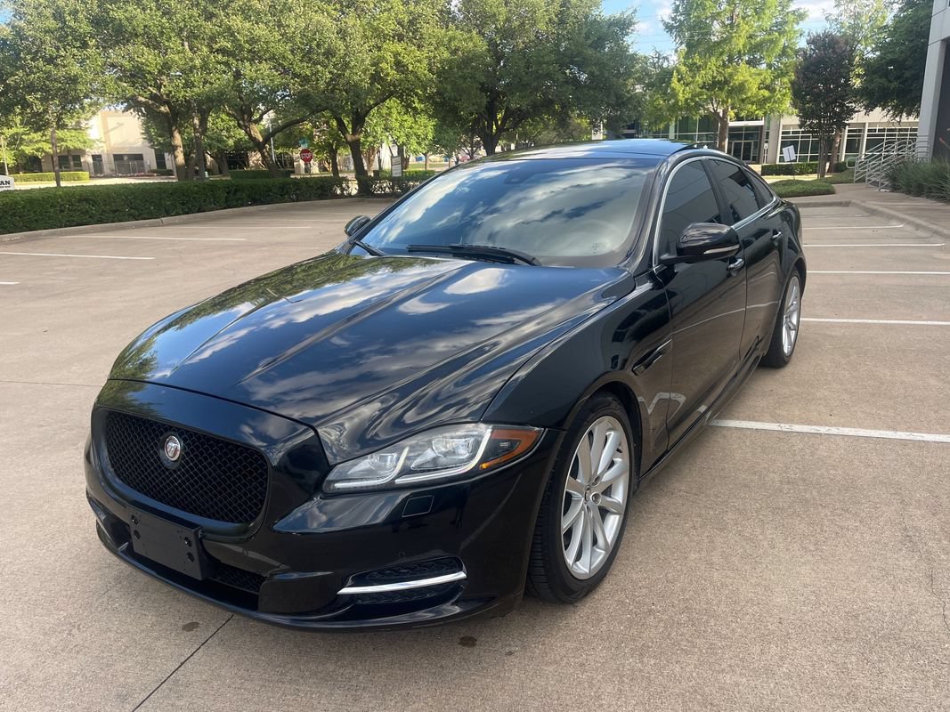 Used 2015 Jaguar XJ RWD image 4