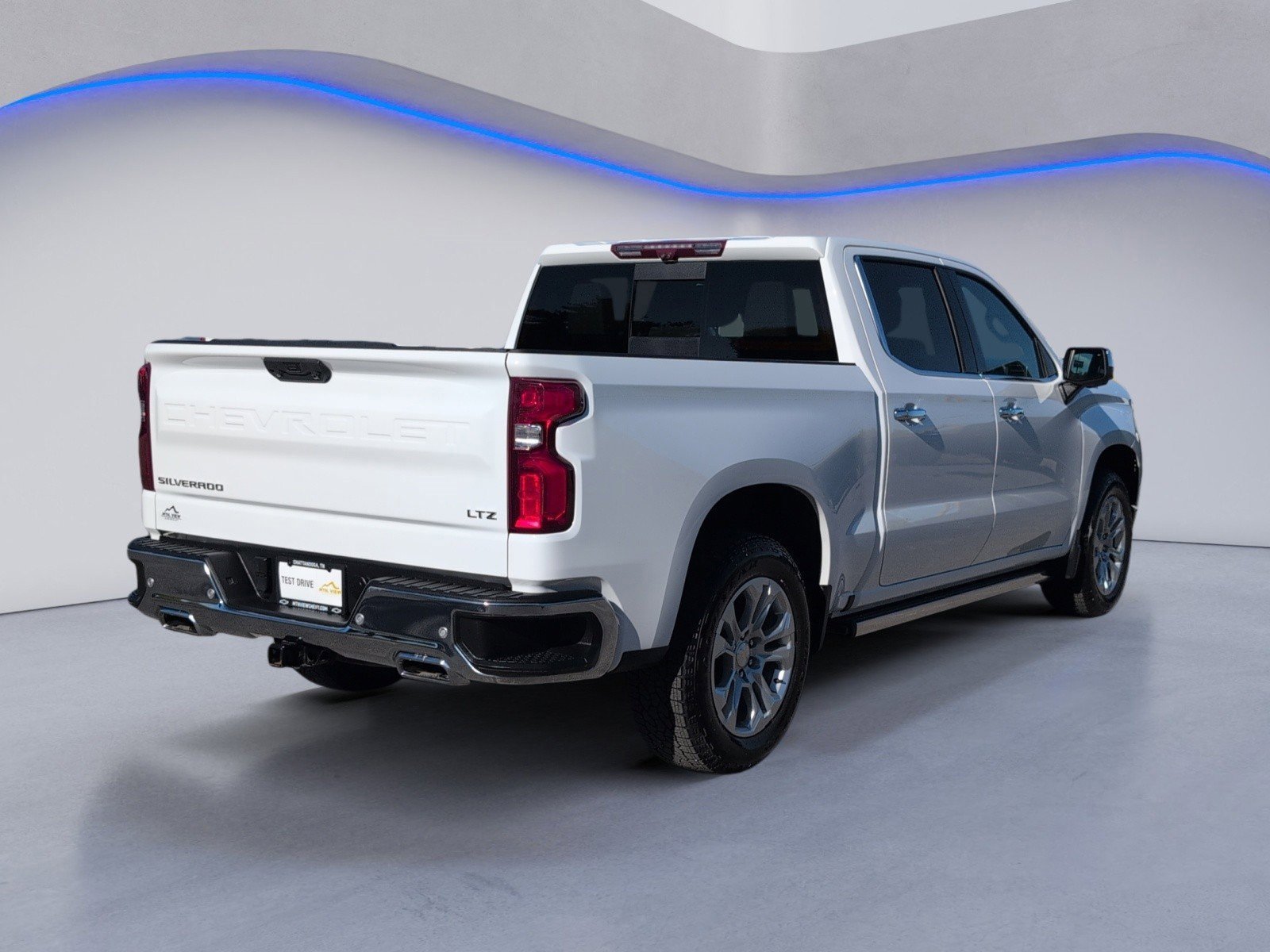 Used 2023 Chevrolet Silverado 1500 LTZ w/ LTZ Premium Package image 3