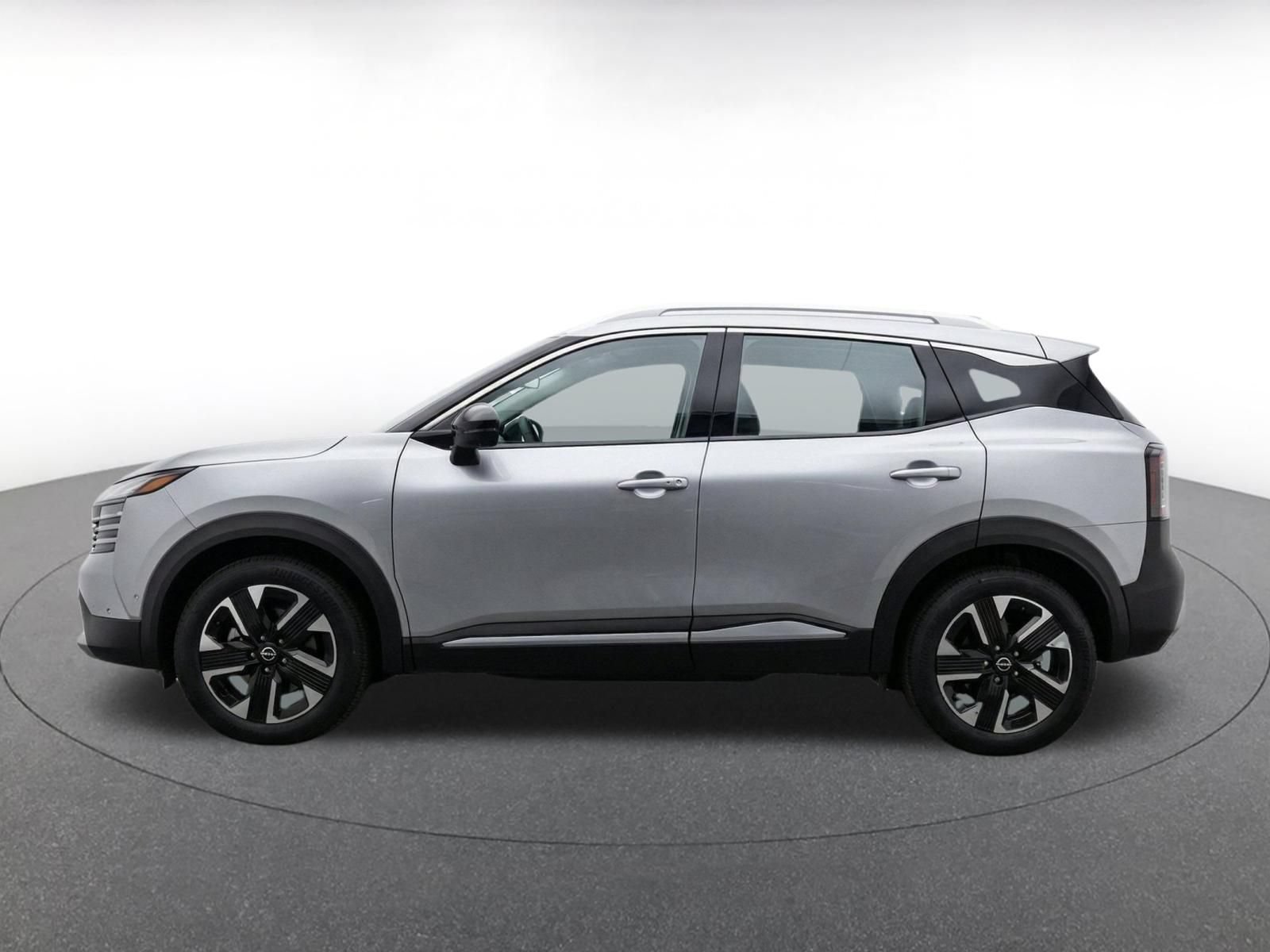 Used 2026 Nissan Kicks SV w/ Cold Weather Package AWD/4WD image 4