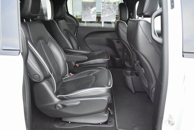 Used 2021 Chrysler Pacifica Limited w/ S Appearance Package image 47