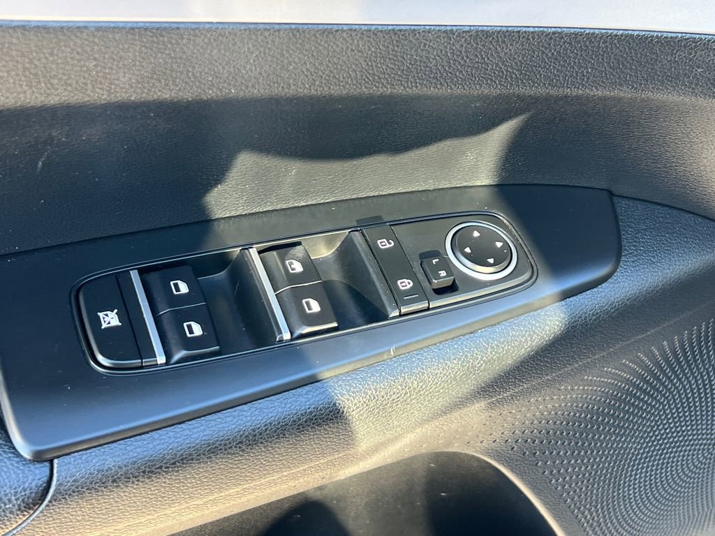 Used 2024 Kia Forte LXS image 16