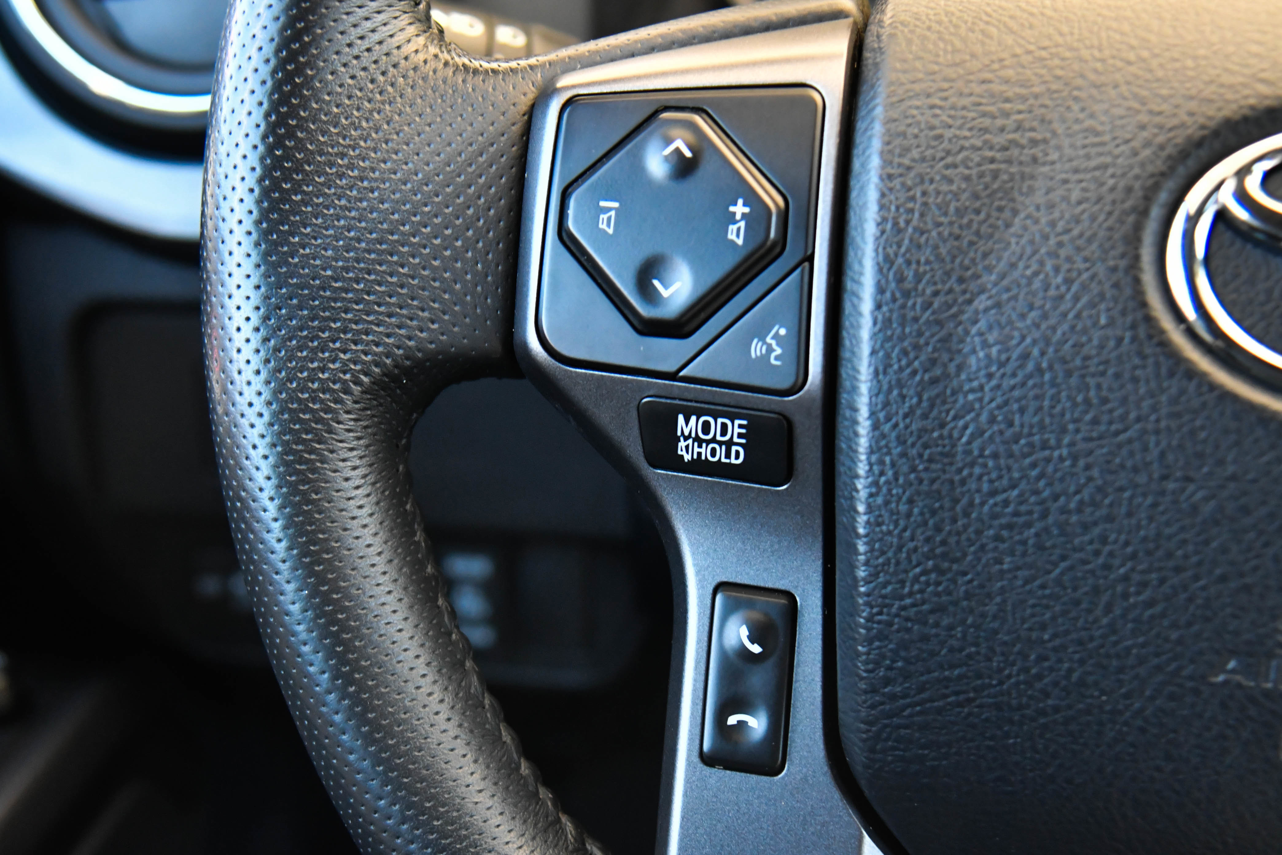 Used 2023 Toyota Tacoma TRD Off-Road w/ Technology Package image 30