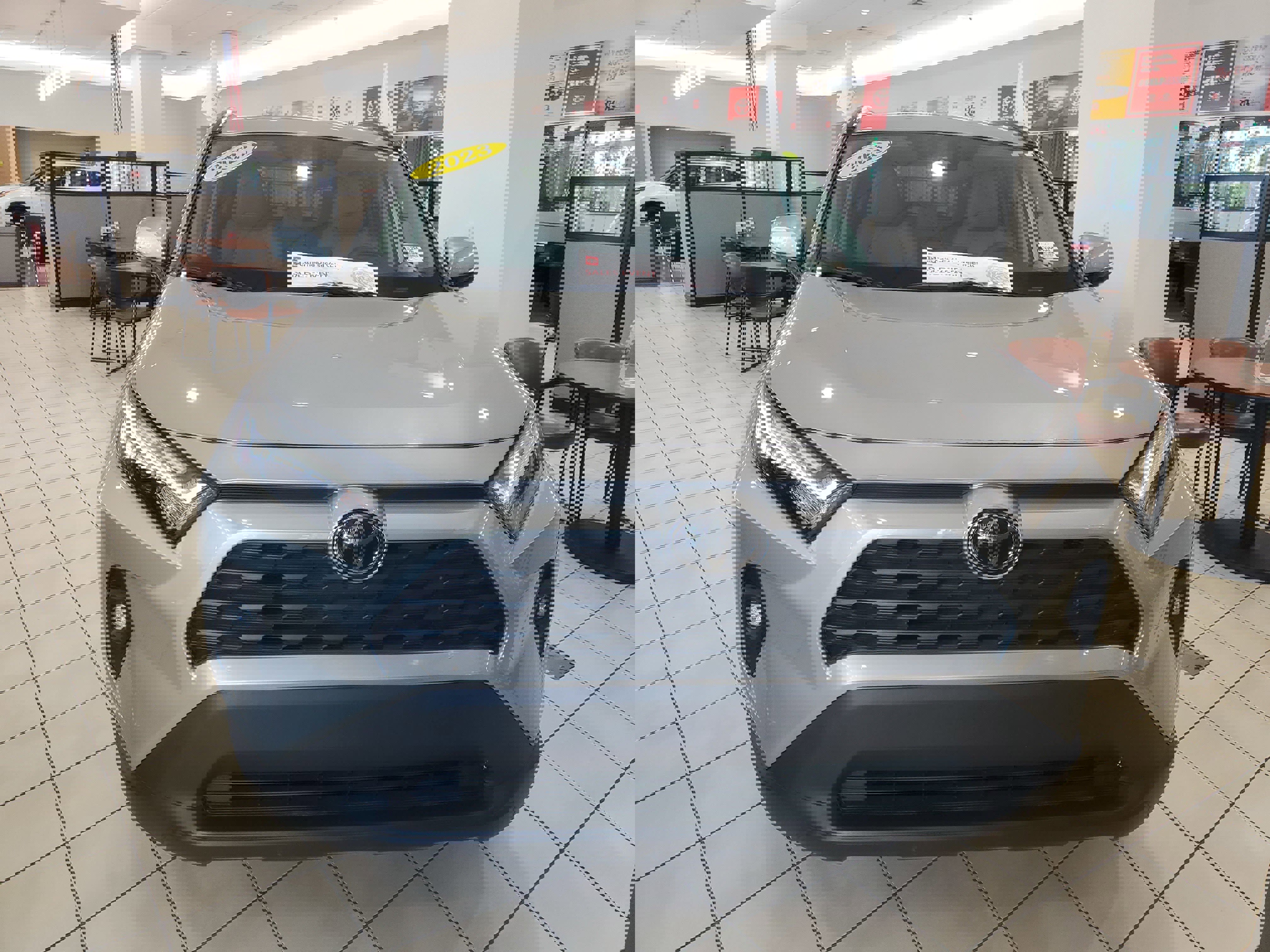 Used 2023 Toyota RAV4 XLE Premium image 7