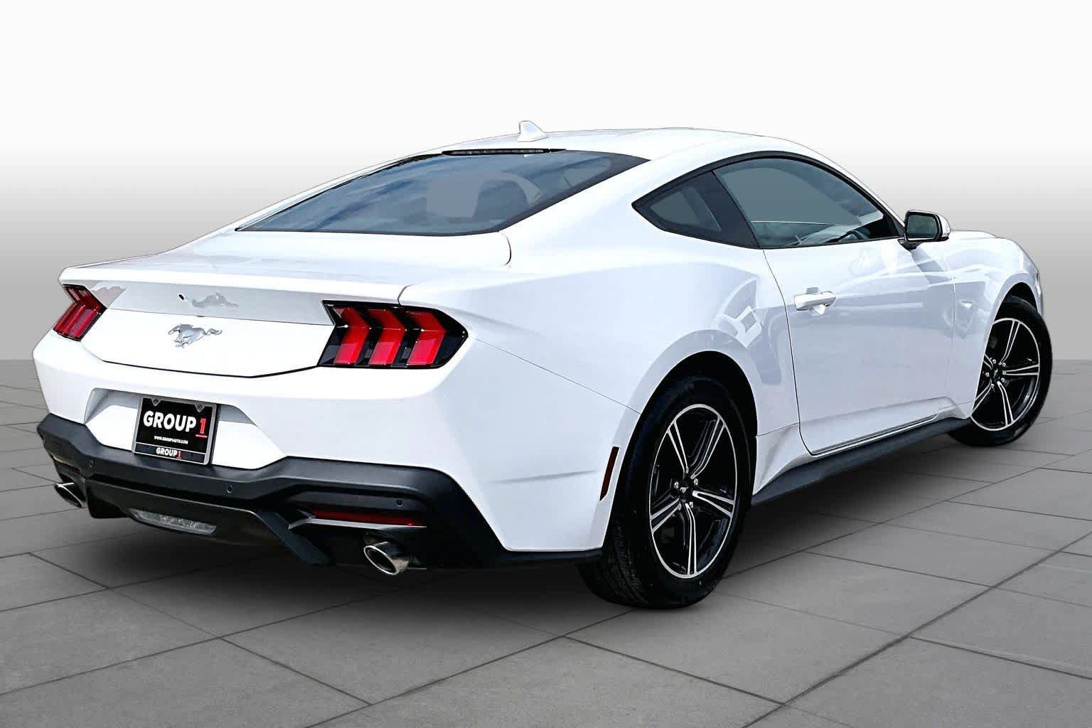 Used 2025 Ford Mustang Coupe RWD image 13