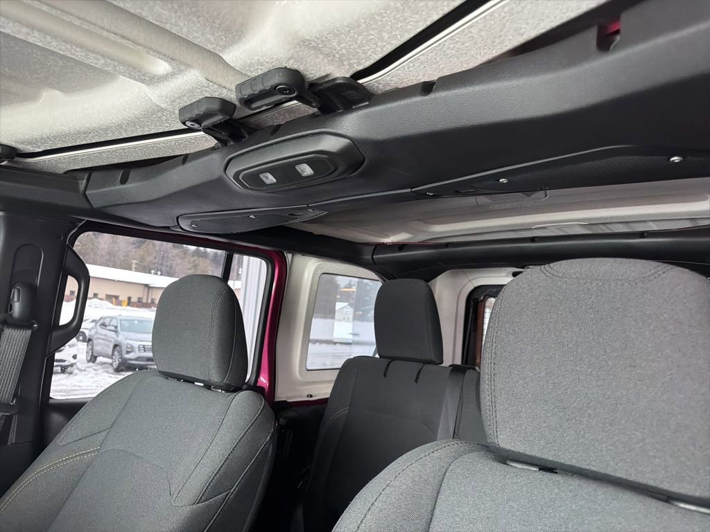 Used 2024 Jeep Wrangler Sport image 9