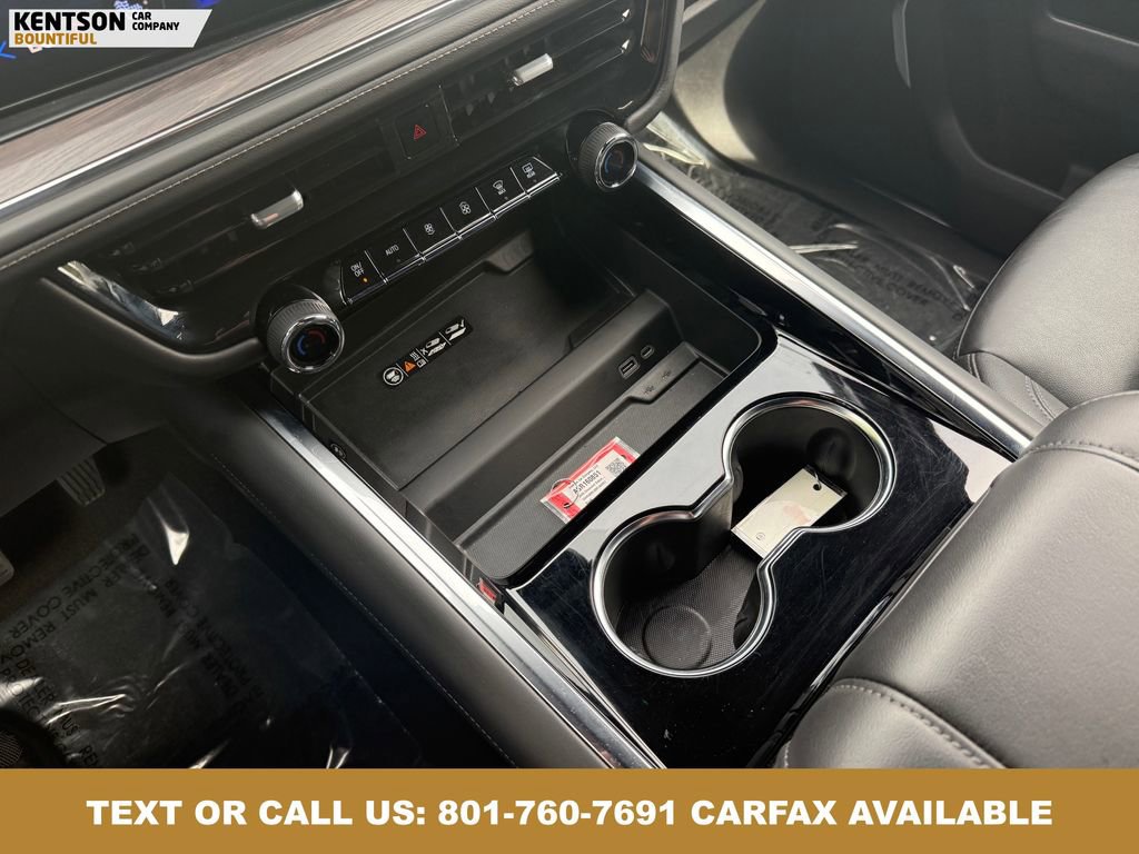 Used 2025 Chevrolet Suburban Z71 image 25