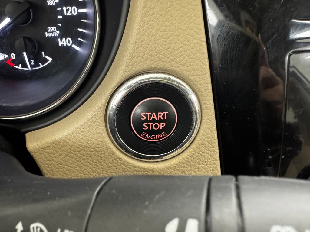 Used 2017 Nissan Rogue SV image 23