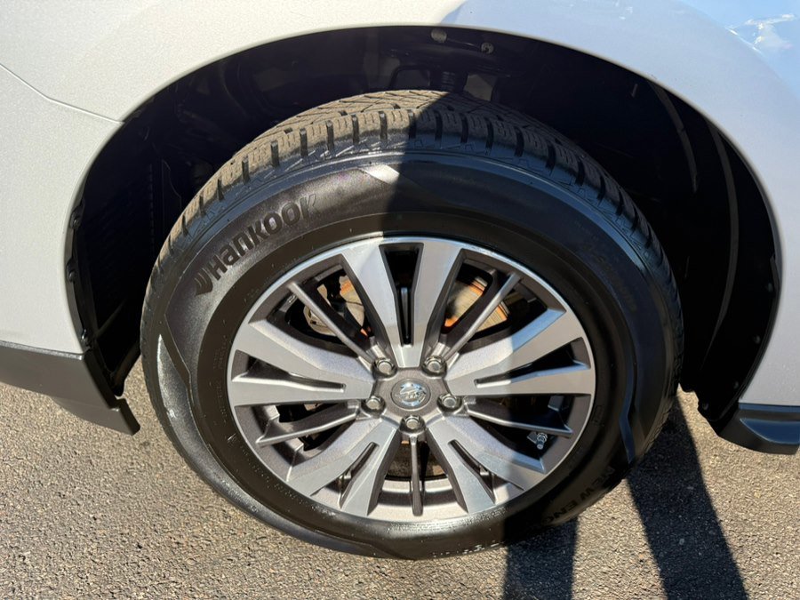 Used 2017 Nissan Pathfinder SL image 4