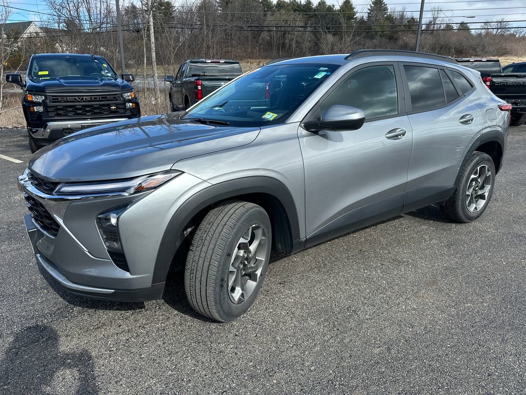 Used 2024 Chevrolet Trax LT w/ Driver Confidence Package