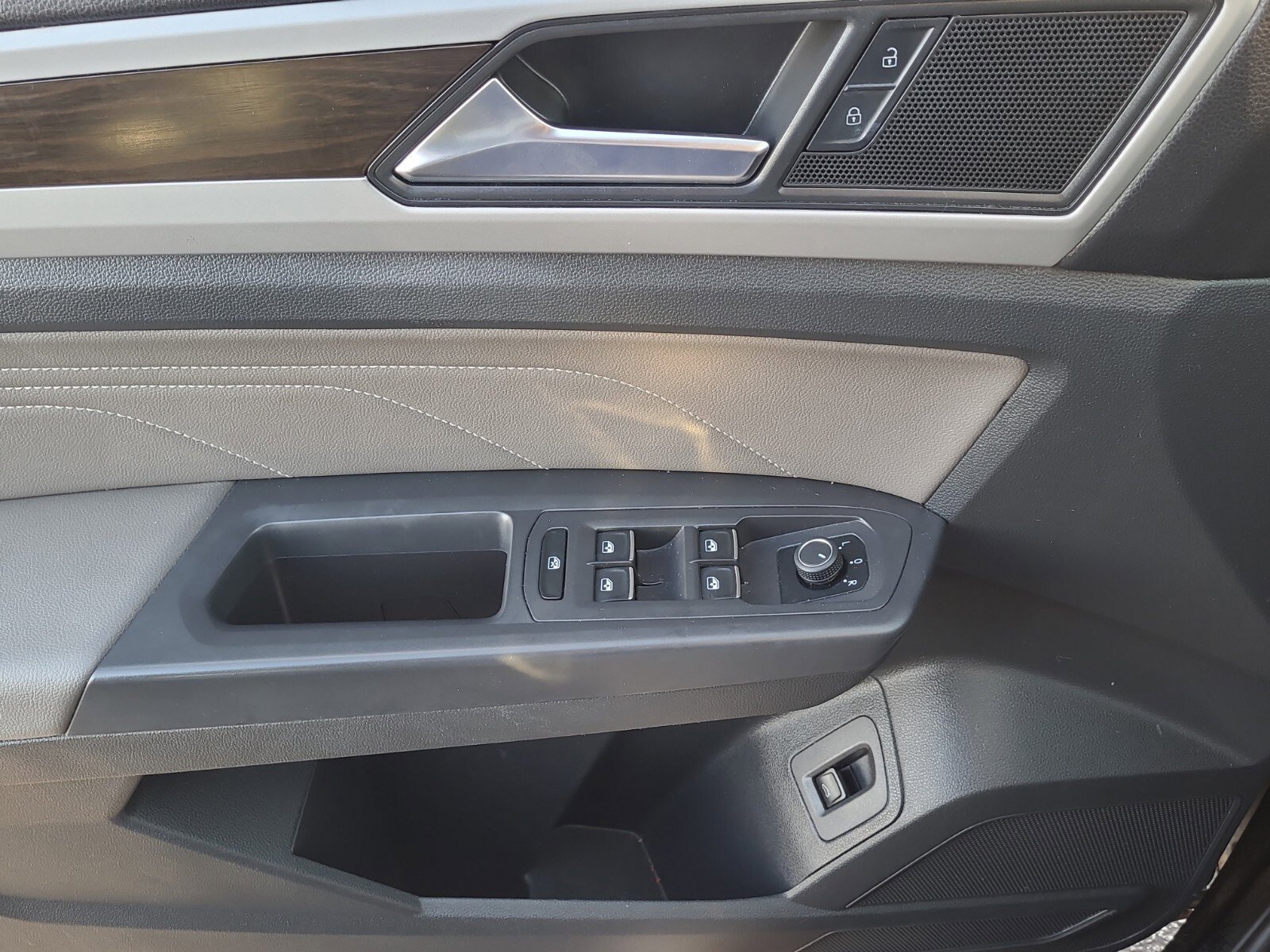 Certified 2023 Volkswagen Atlas SE image 25