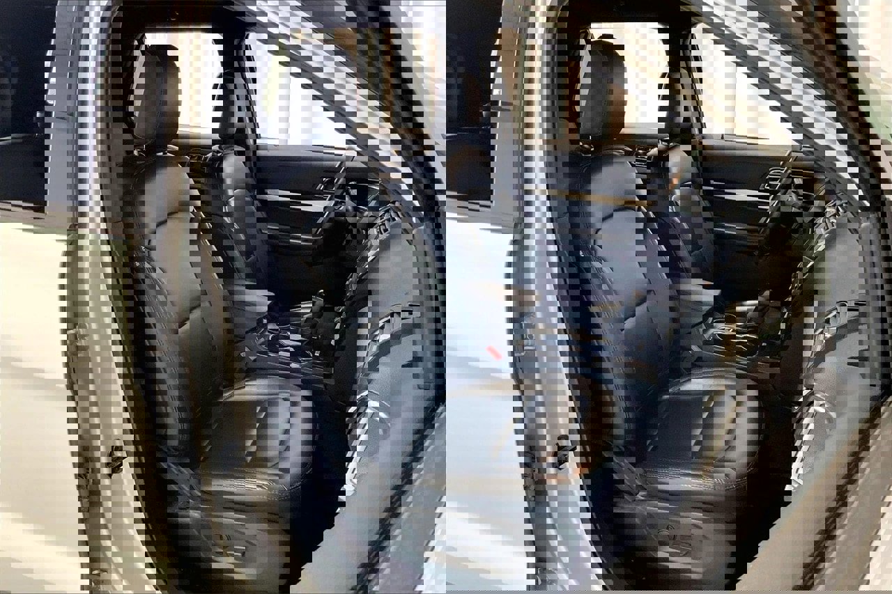 Used 2019 Ford Explorer XLT w/ Equipment Group 202A image 16