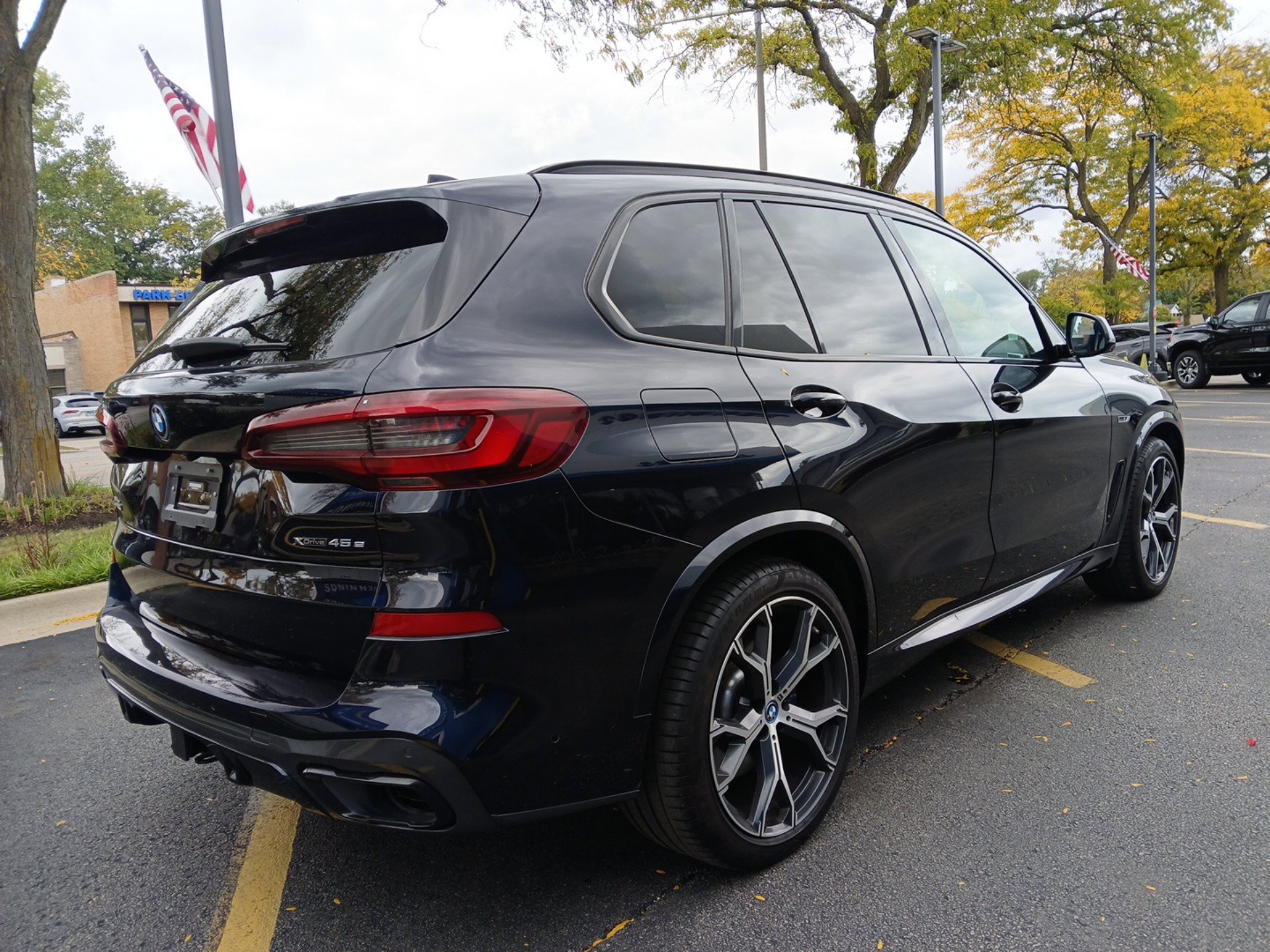 Used 2022 BMW X5 xDrive45e w/ M Sport Package image 4
