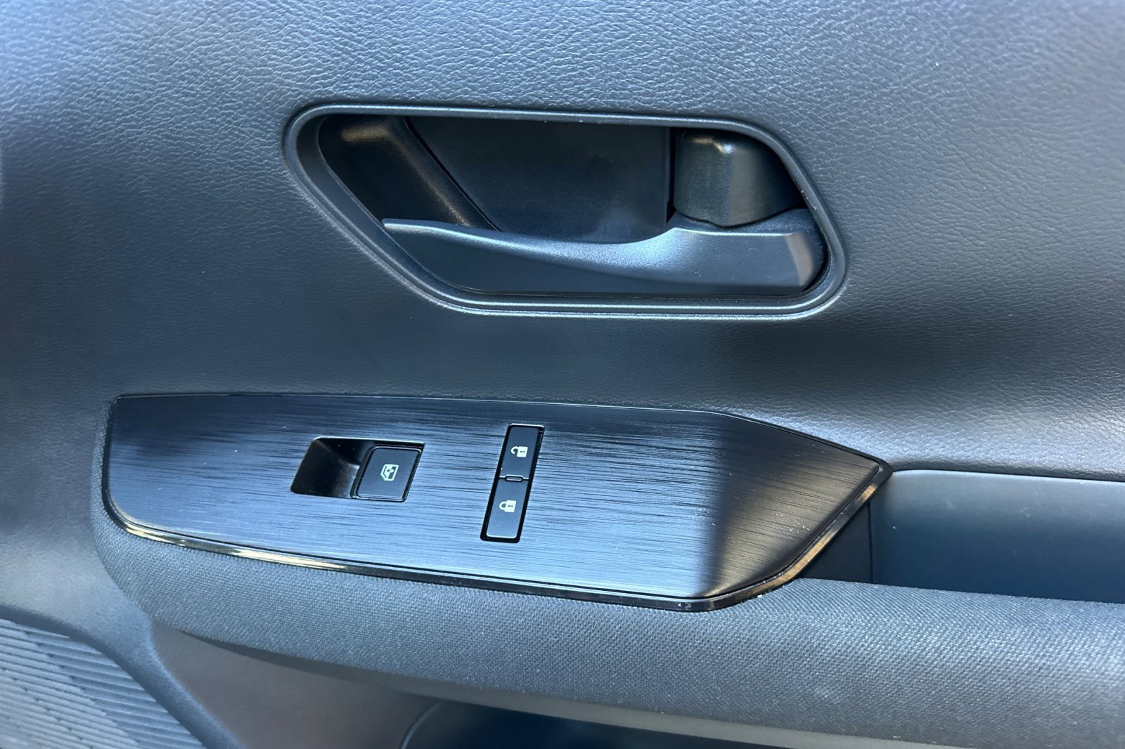 Used 2025 Nissan Kicks S image 21