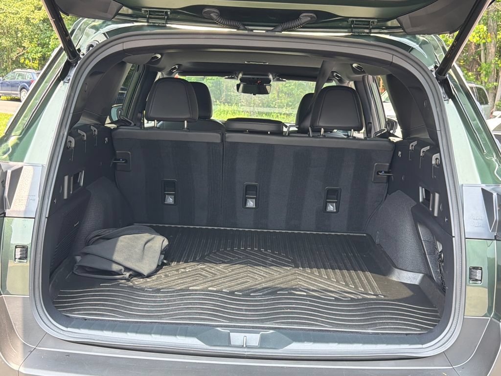 Certified 2026 Subaru Outback Touring AWD/4WD image 12