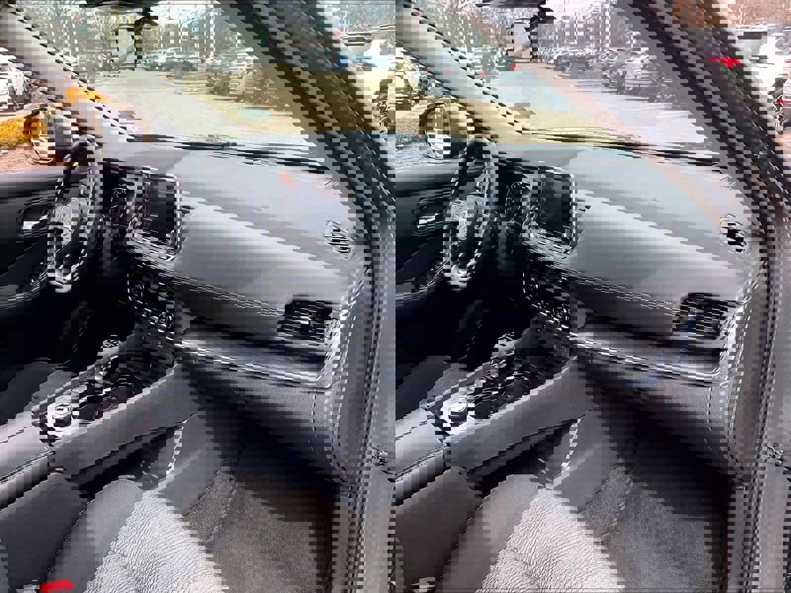 Used 2024 Nissan Rogue SV image 14