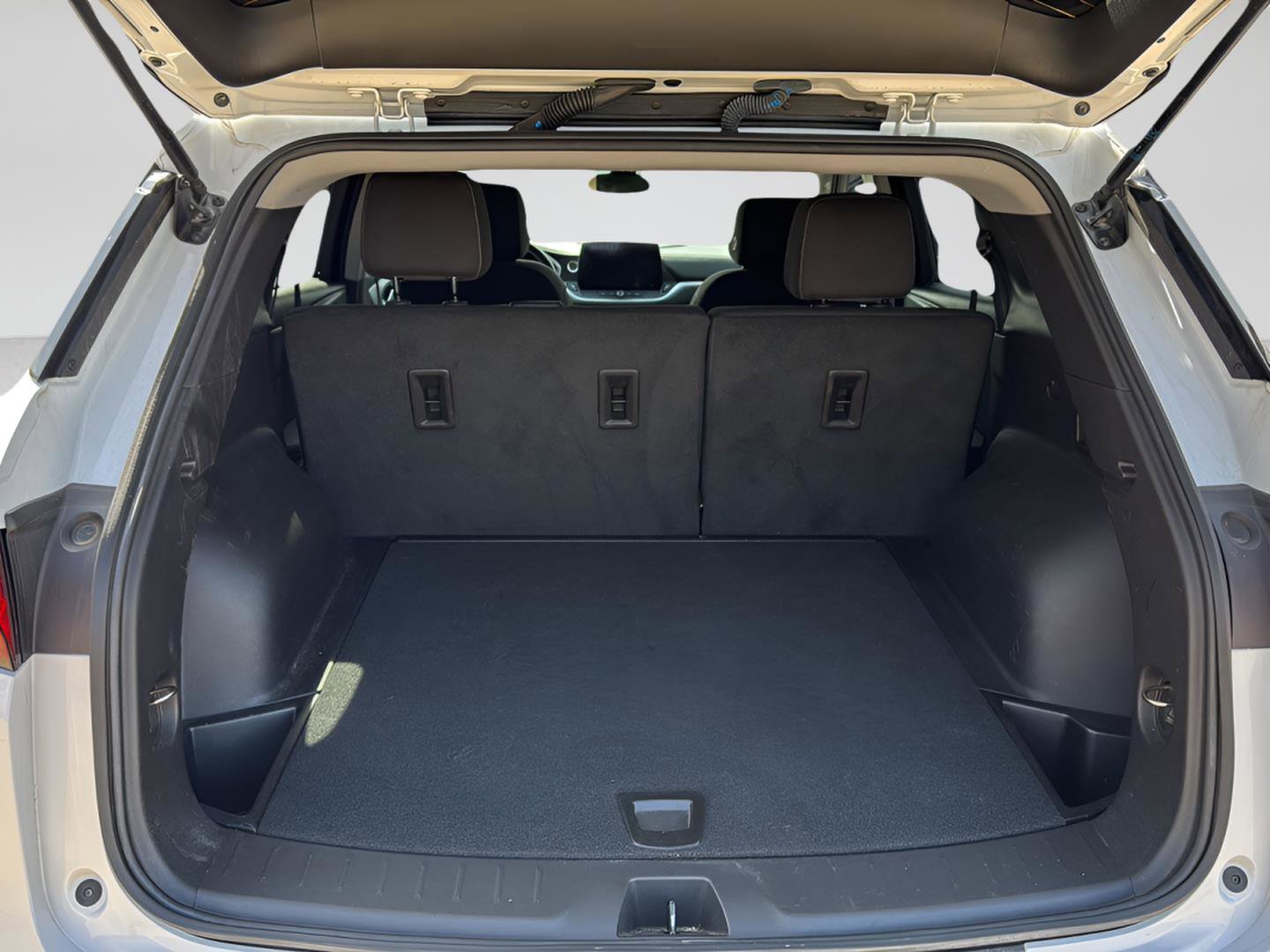 Used 2025 Chevrolet Blazer LT image 22