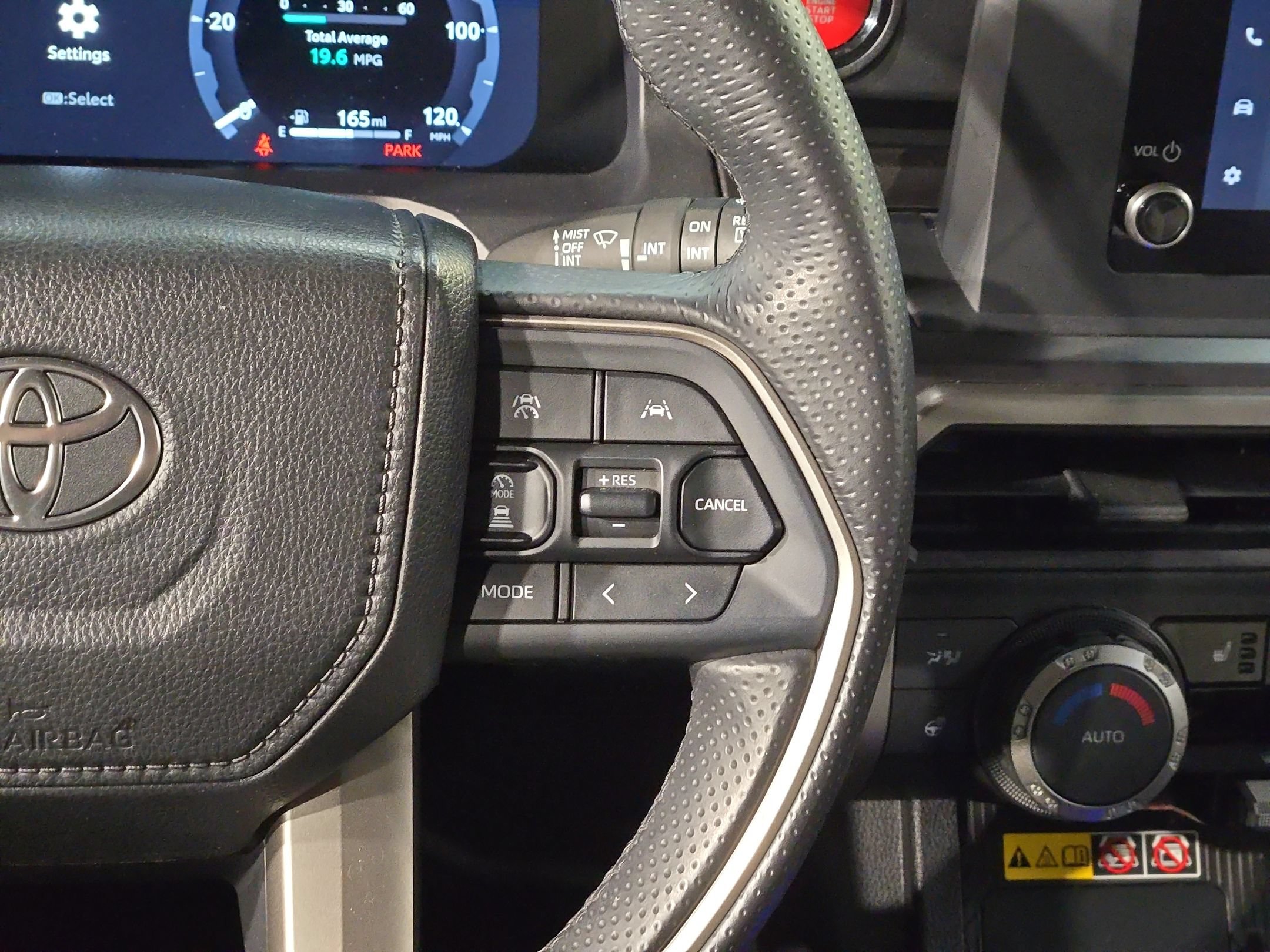 Certified 2025 Toyota 4Runner TRD Off-Road AWD/4WD image 27