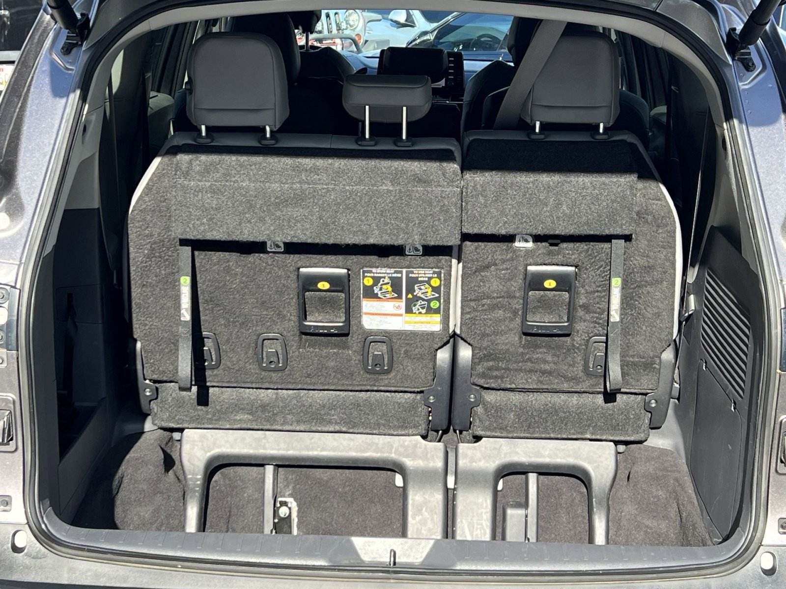Used 2024 Toyota Sienna XLE FWD image 25