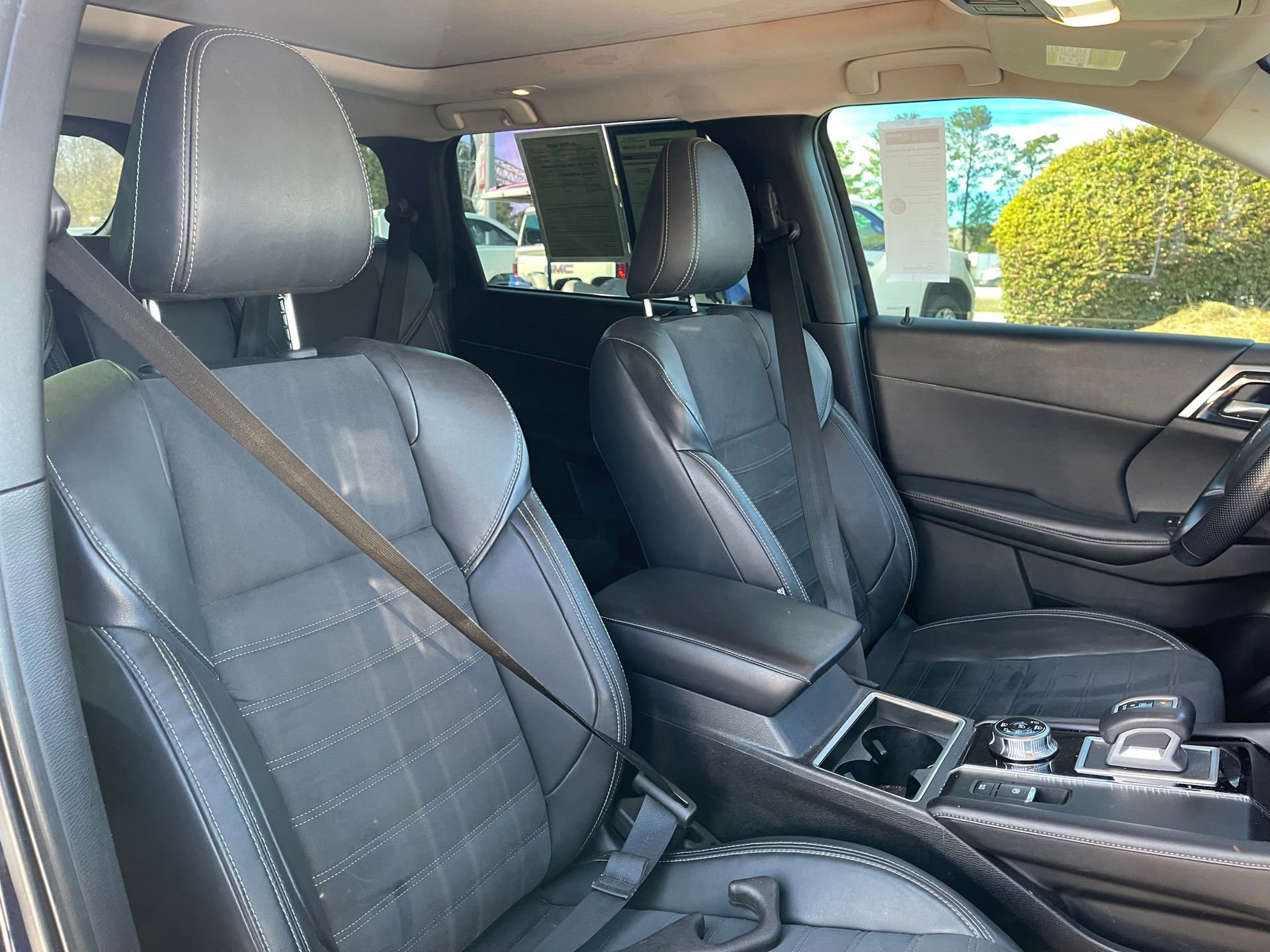 Used 2022 Mitsubishi Outlander SEL Black Edition image 28