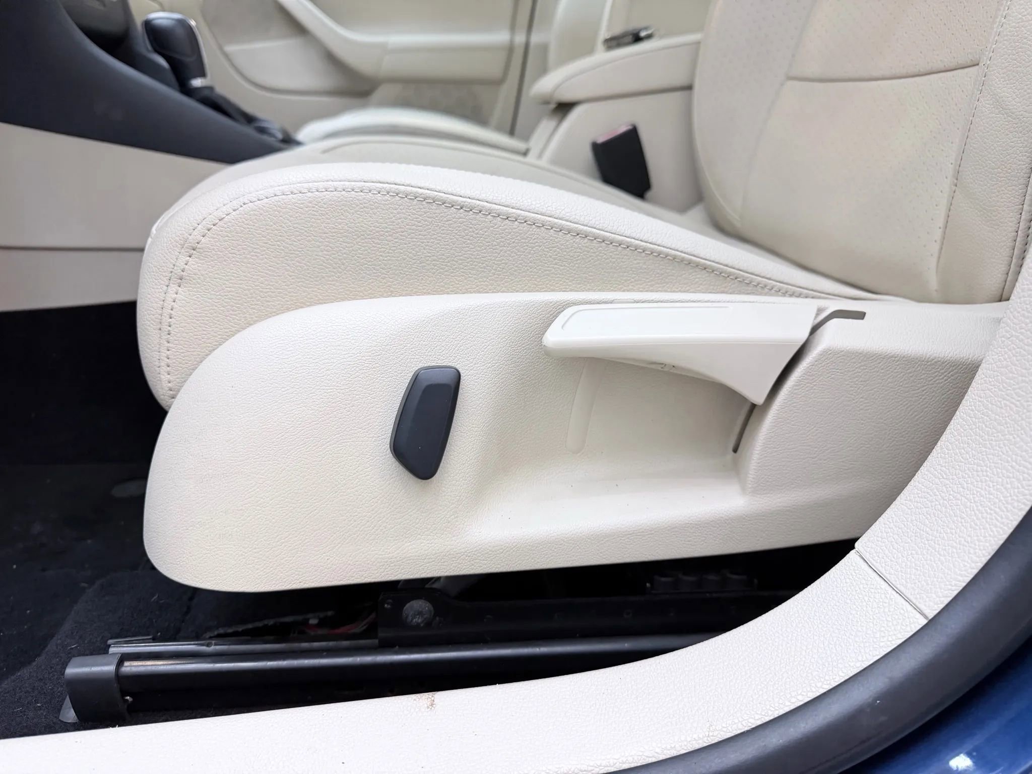 Used 2012 Volkswagen Jetta TDI image 11