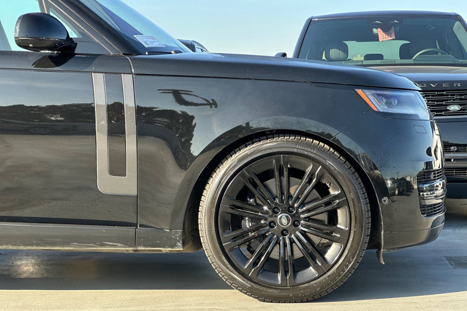 Used 2023 Land Rover Range Rover SE image 36