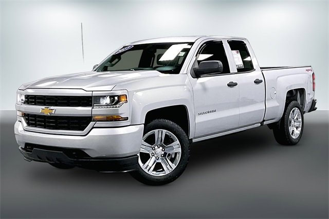 Used 2017 Chevrolet Silverado 1500 Custom w/ Custom Convenience Package image 3