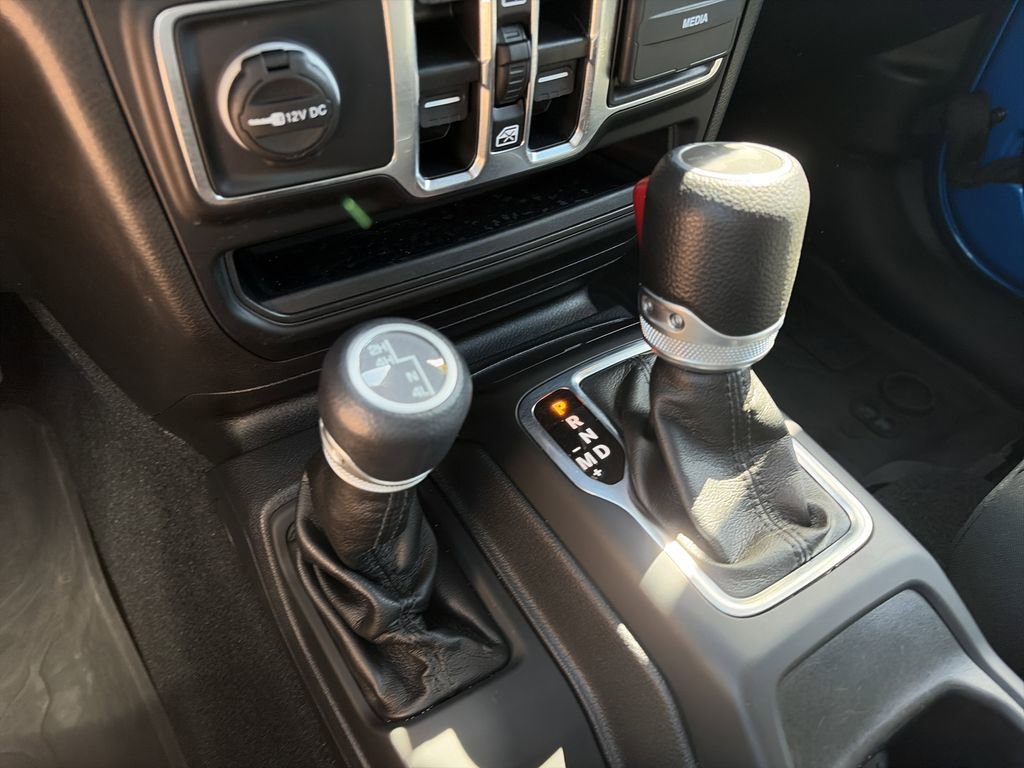 Used 2022 Jeep Wrangler Unlimited Sport AWD/4WD image 26