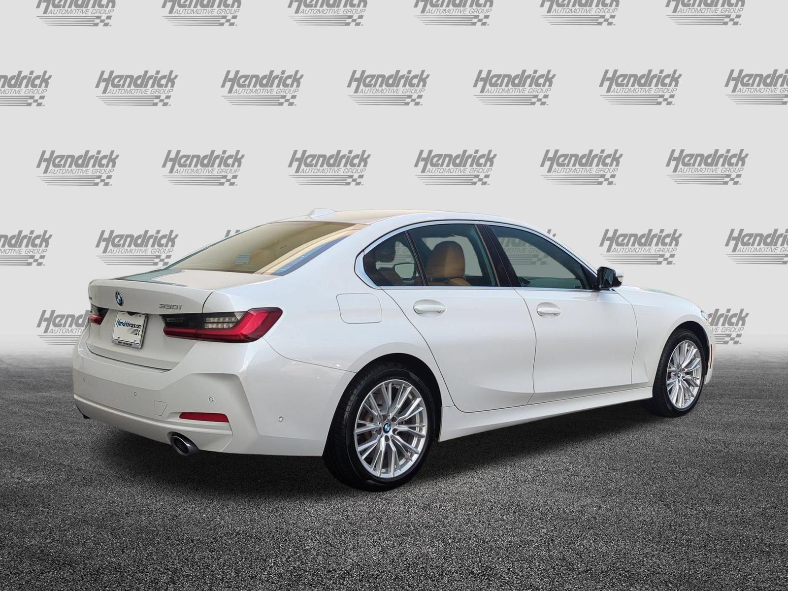 Used 2024 BMW 330i xDrive Sedan AWD/4WD image 10