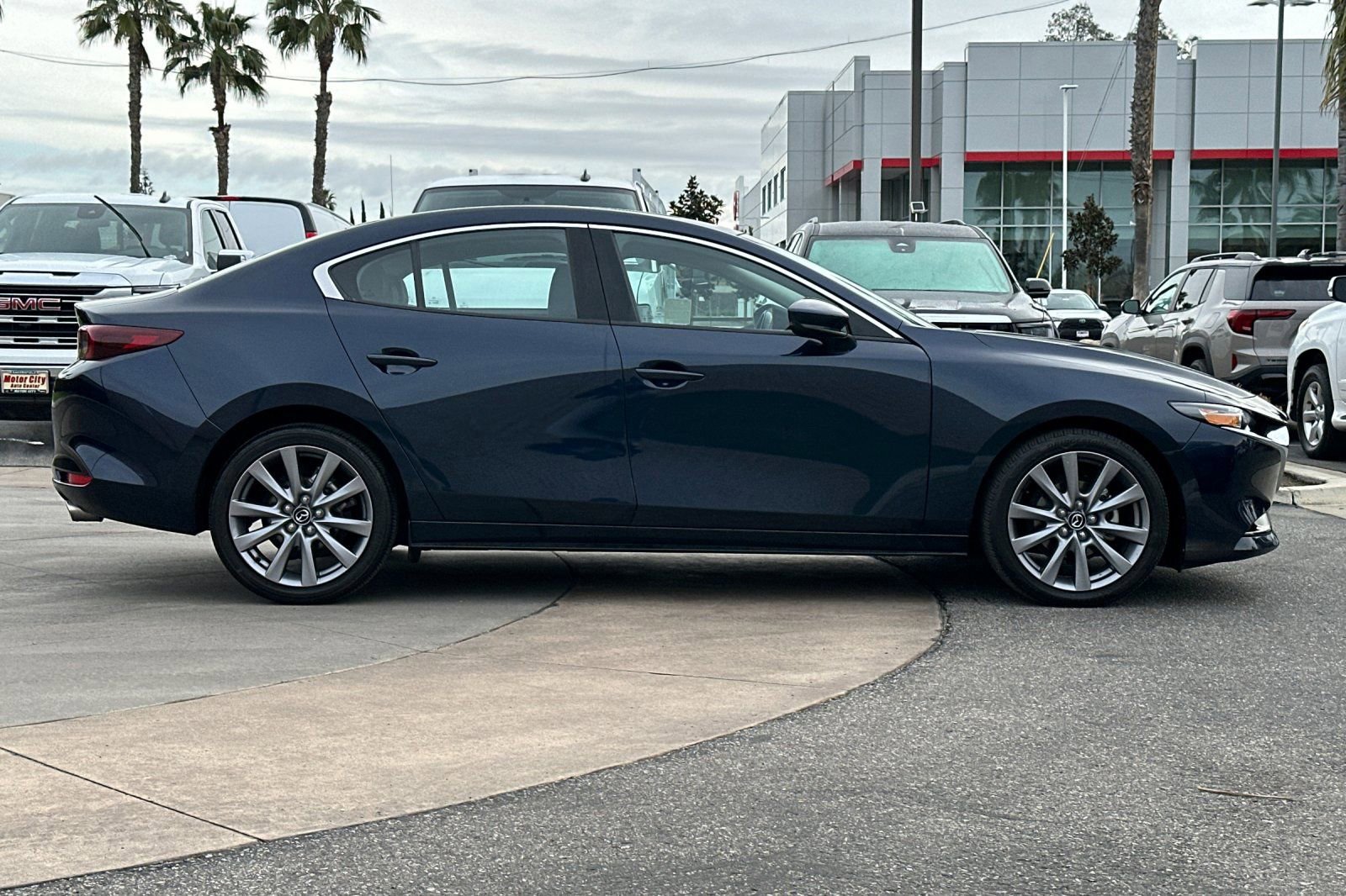 Used 2024 MAZDA MAZDA3 s image 3