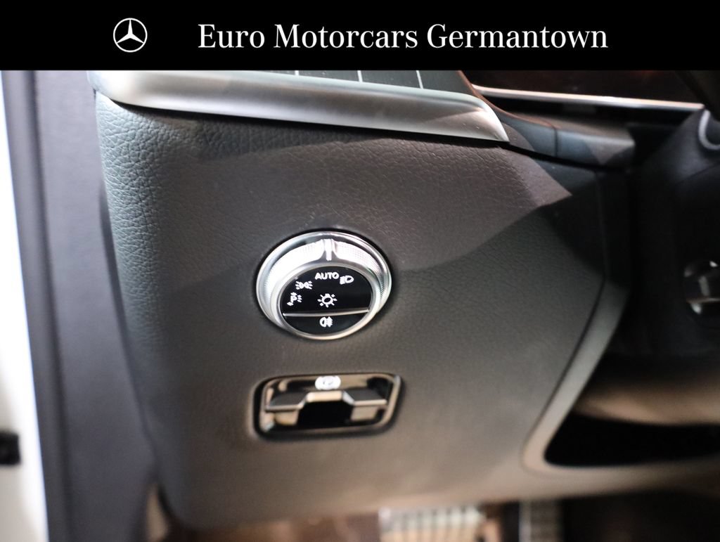 Used 2023 Mercedes-Benz GLC 300 4MATIC w/ AMG Line image 11