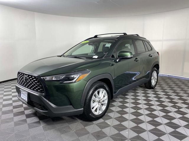 Used 2023 Toyota Corolla Cross LE image 4