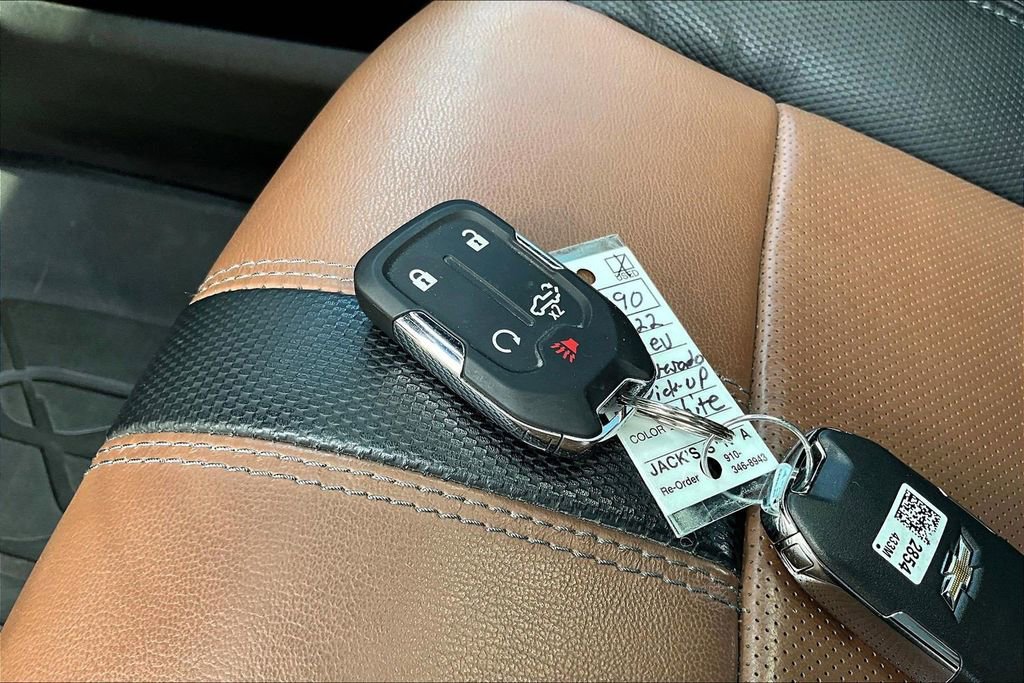 Used 2022 Chevrolet Silverado 1500 High Country w/ Technology Package image 37