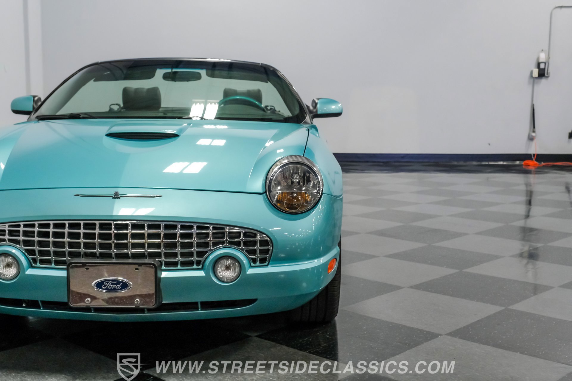 Used 2002 Ford Thunderbird RWD image 24