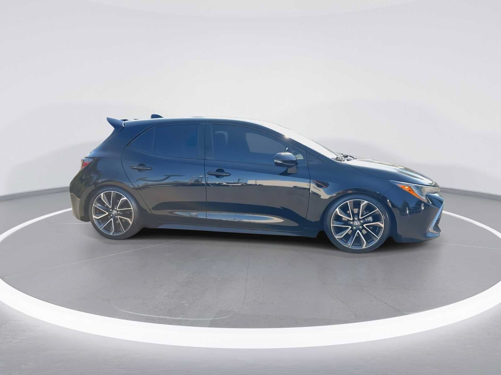 Used 2021 Toyota Corolla XSE FWD image 9