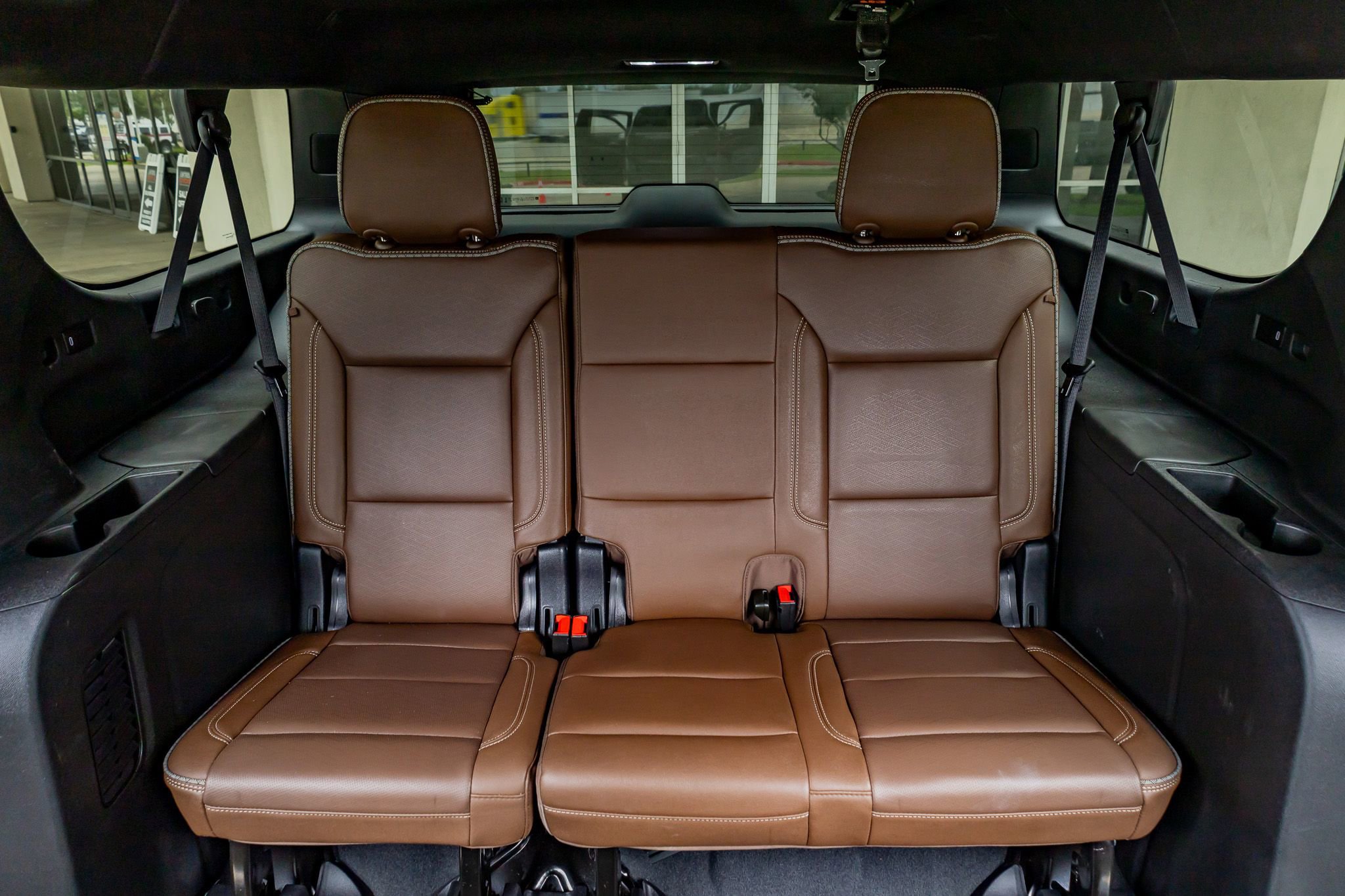 Used 2024 Chevrolet Suburban High Country image 36