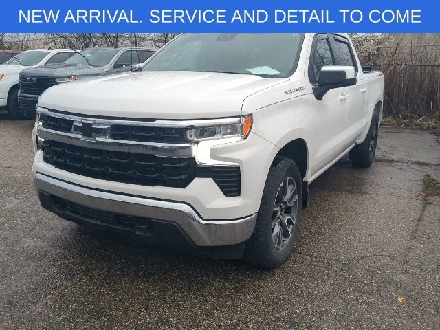 Used 2024 Chevrolet Silverado 1500 LT image 2