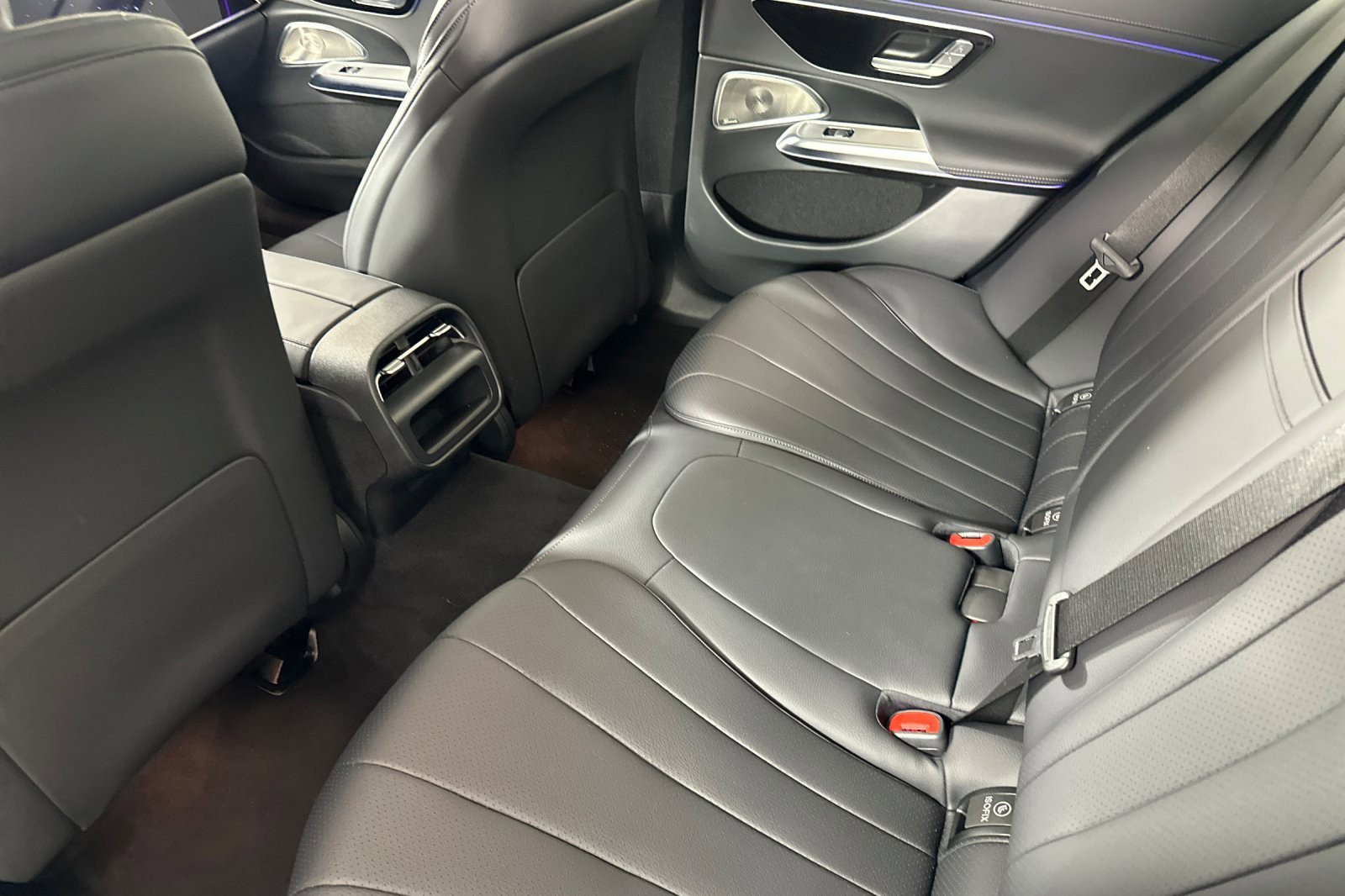 Used 2025 Mercedes-Benz E 350 Sedan image 11