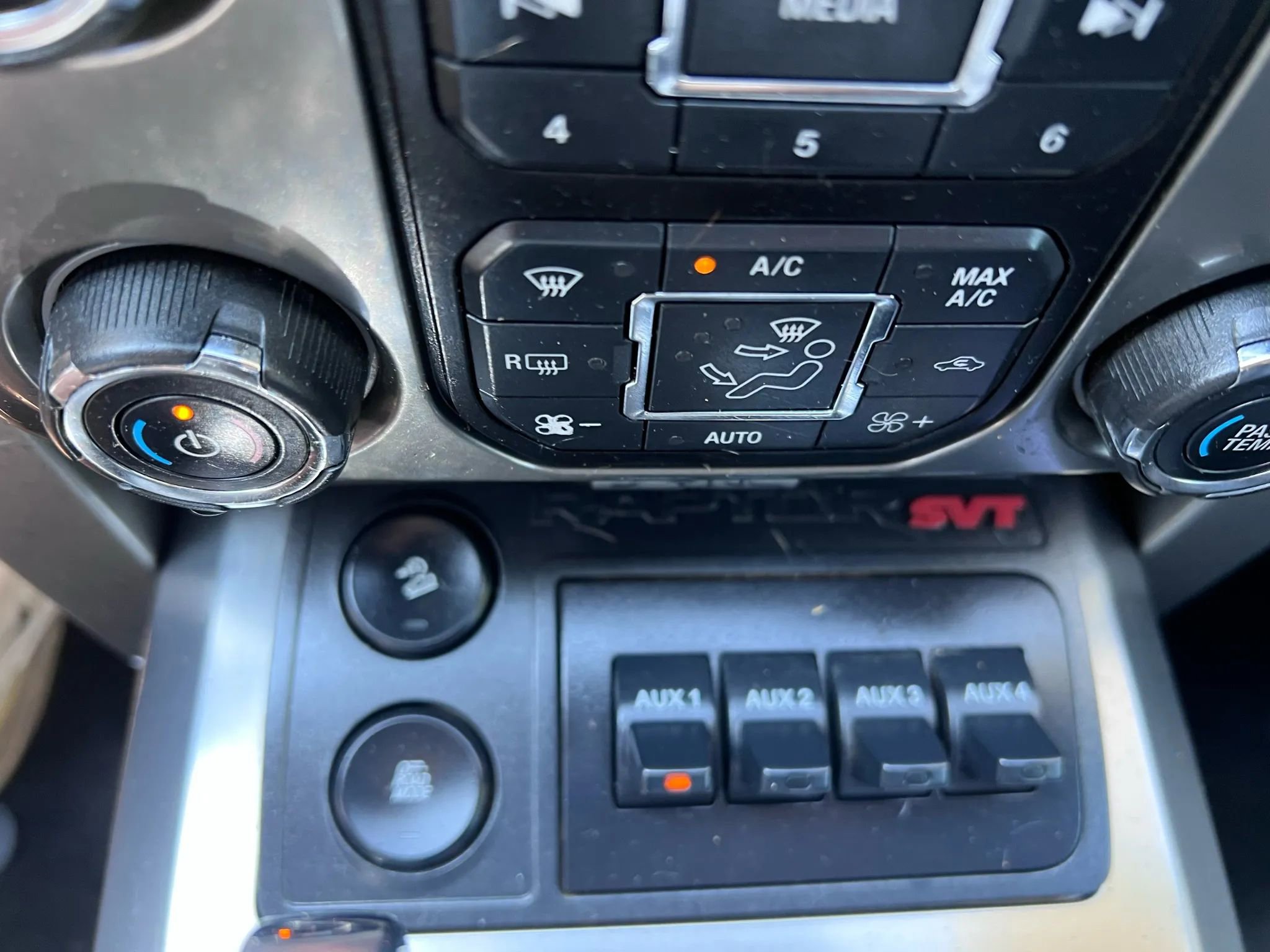 Used 2013 Ford F150 Raptor w/ Luxury Equipment Group image 20