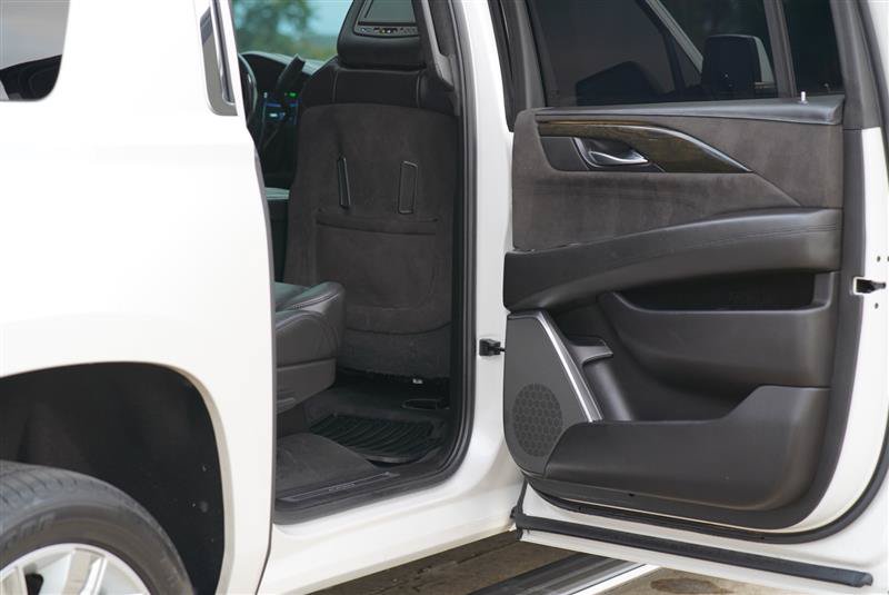 Used 2018 Cadillac Escalade ESV Platinum AWD/4WD image 88