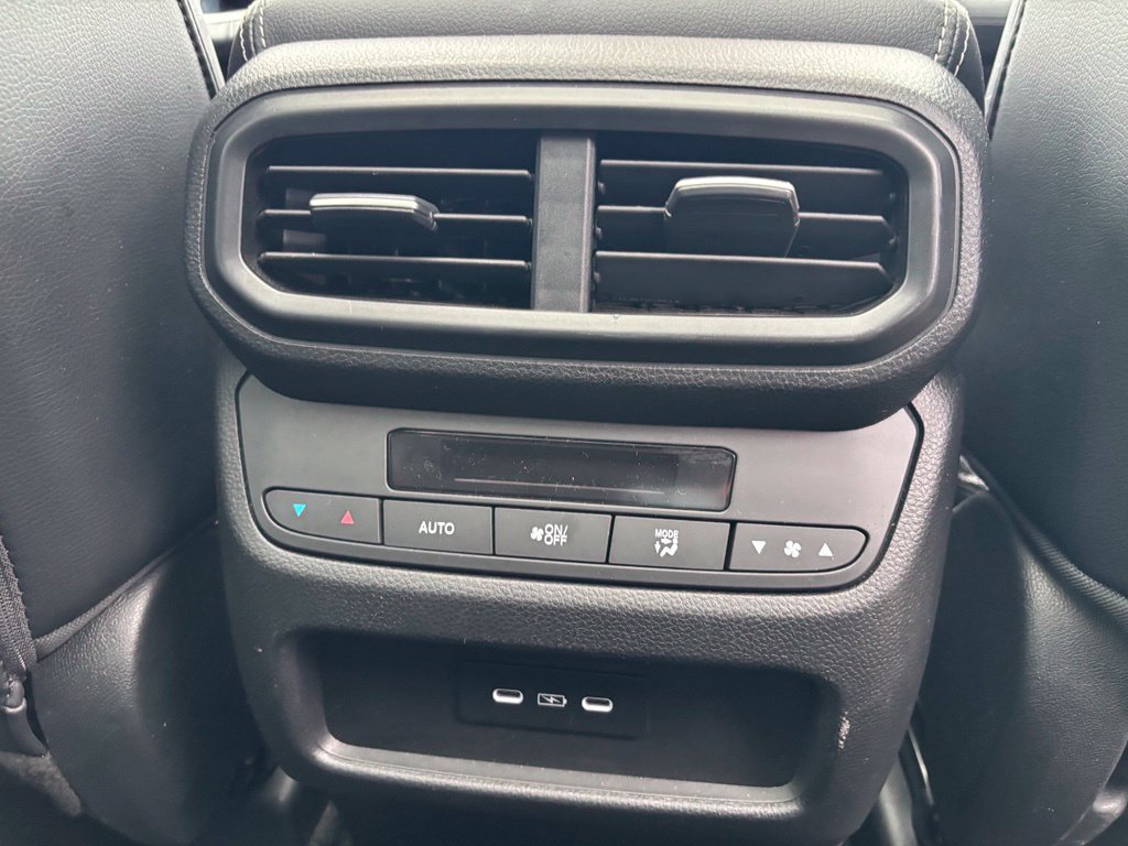 Certified 2025 Honda Pilot Touring image 24
