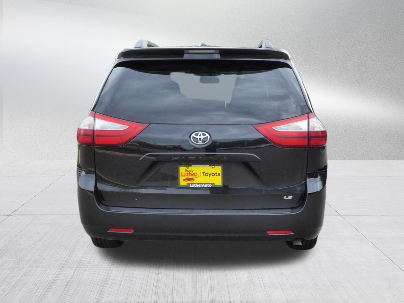 Used 2016 Toyota Sienna LE FWD image 6