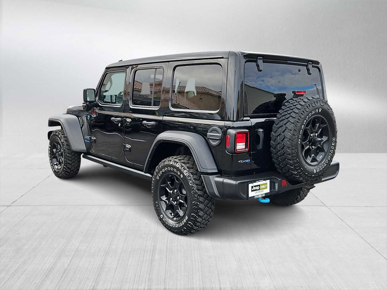 Used 2023 Jeep Wrangler Unlimited w/ Sun & Screen Package image 6
