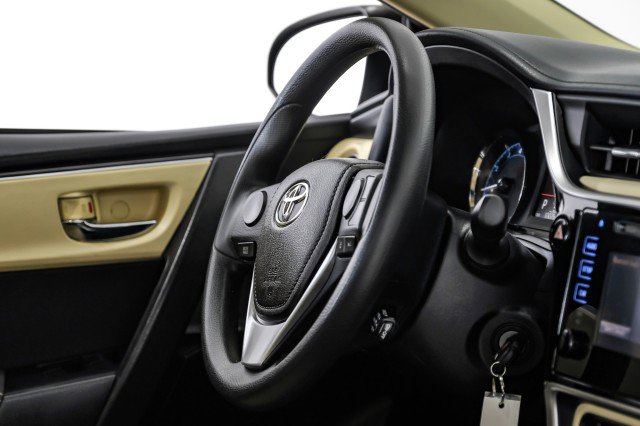 Used 2017 Toyota Corolla LE image 11