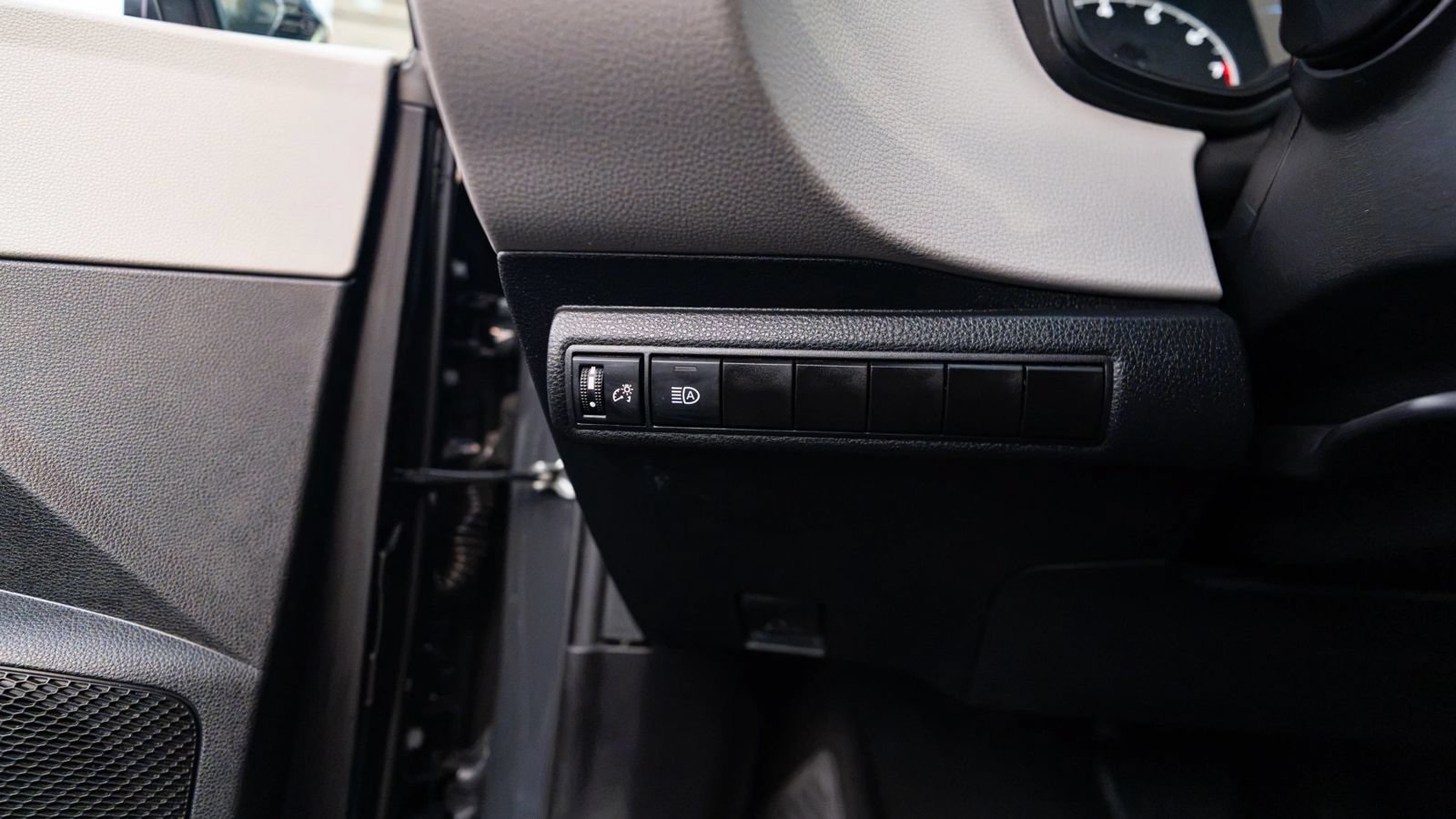 Used 2024 Toyota Corolla LE FWD image 38