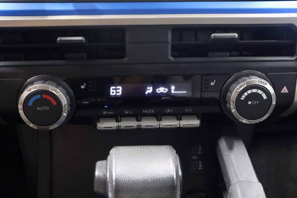 Used 2025 Toyota Tacoma TRD Off-Road AWD/4WD image 29