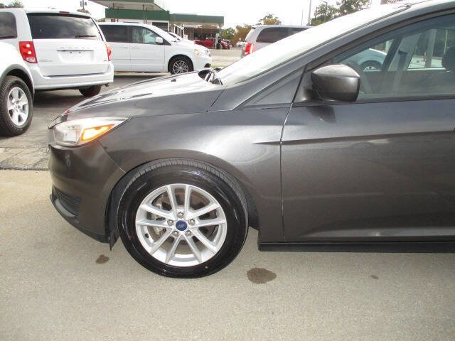 Used 2018 Ford Focus SE image 9